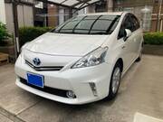 2011 TOYOTA PRIUS ALPHA S