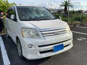 2005 TOYOTA NOAH X