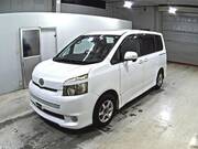 2010 TOYOTA VOXY
