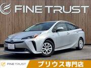 2019 TOYOTA PRIUS S