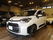 2025 TOYOTA SIENTA