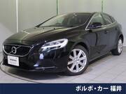 2017 VOLVO V40