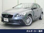 2018 VOLVO V40