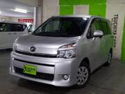 2011 TOYOTA VOXY