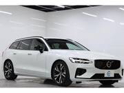 2021 VOLVO V60