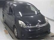 2016 TOYOTA ISIS PLATANA