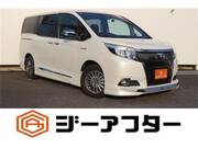 2017 TOYOTA ESQUIRE