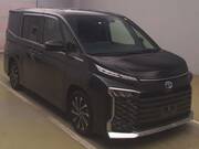 2022 TOYOTA VOXY
