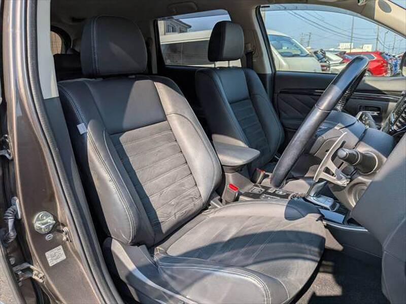 2017 MITSUBISHI OUTLANDER PHV for sale - more photos