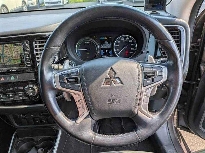 2017 MITSUBISHI OUTLANDER PHV for sale - photo 11