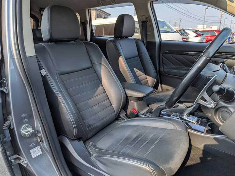 2015 MITSUBISHI OUTLANDER PHV for sale - photo 6