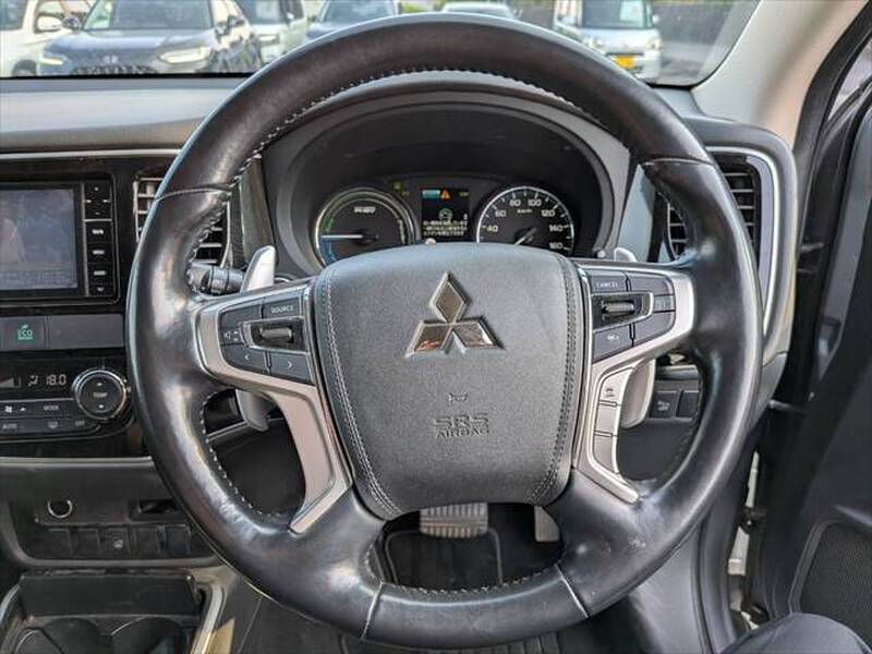 2015 MITSUBISHI OUTLANDER PHV for sale - photo 9