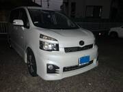 2010 TOYOTA VOXY