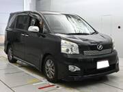 2013 TOYOTA VOXY