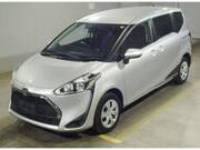 2022 TOYOTA SIENTA X