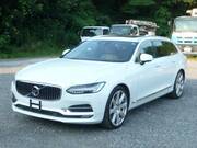 2017 VOLVO V90