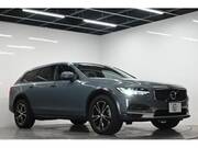 2021 VOLVO V90