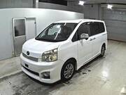 2013 TOYOTA VOXY