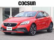 2017 VOLVO V40