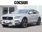 2017 VOLVO V90