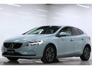 2019 VOLVO V40