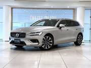 2025 VOLVO V60