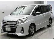 2017 TOYOTA NOAH