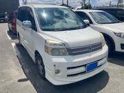 2005 TOYOTA VOXY