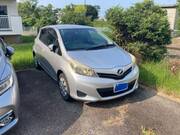 2011 TOYOTA VITZ F
