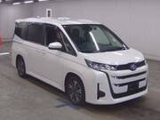 2022 TOYOTA NOAH HYBRID X