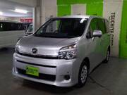 2013 TOYOTA VOXY