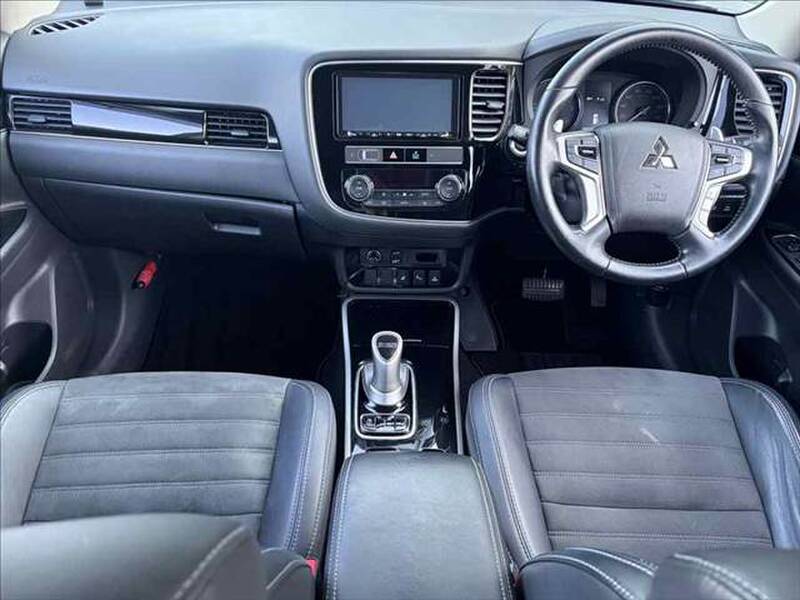 2018 MITSUBISHI OUTLANDER PHV for sale - photo 4