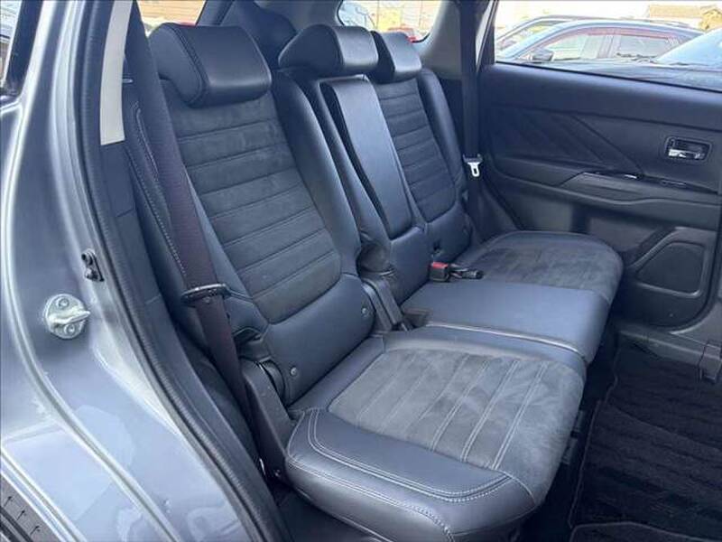 2018 MITSUBISHI OUTLANDER PHV for sale - photo 9