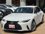2023 LEXUS IS