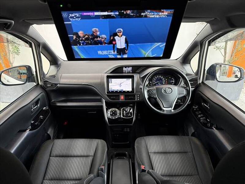 2020 TOYOTA VOXY for sale - photo 3