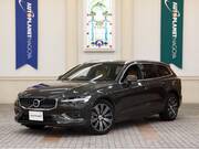 2022 VOLVO V60