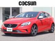 2020 VOLVO V40