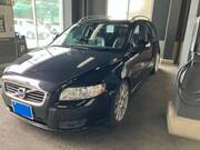 2011 VOLVO V50