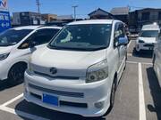 2010 TOYOTA VOXY