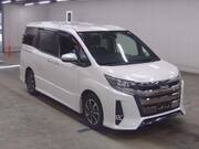 2017 TOYOTA NOAH