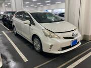 2013 TOYOTA PRIUS ALPHA S