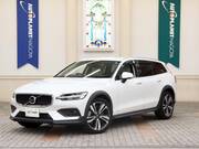 2022 VOLVO V60