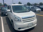 2010 TOYOTA NOAH X