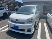 2013 TOYOTA VOXY