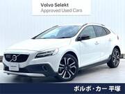 2018 VOLVO V40