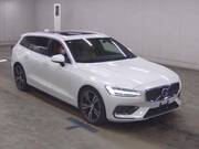 2021 VOLVO V60