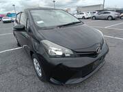 2015 TOYOTA VITZ F