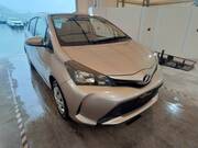 2015 TOYOTA VITZ F