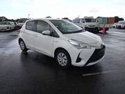 2019 TOYOTA VITZ F