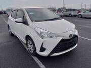 2019 TOYOTA VITZ F